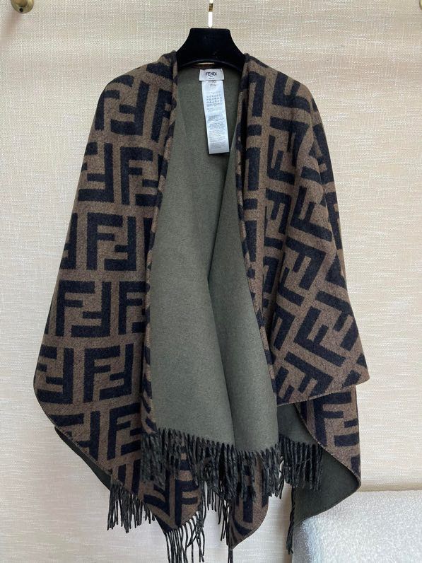 Fendi cloak 140X150cm E20